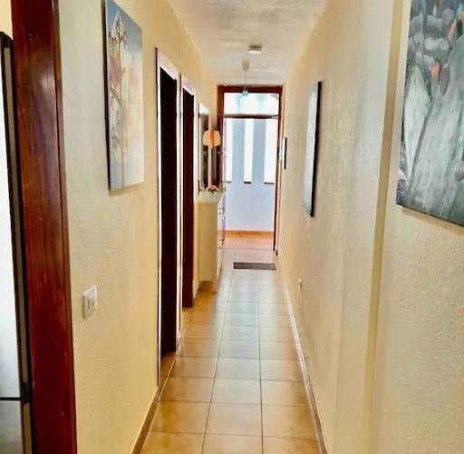 Cristianos, Walking To Beach, High Speed Wifi לוס כריסטיאנוס