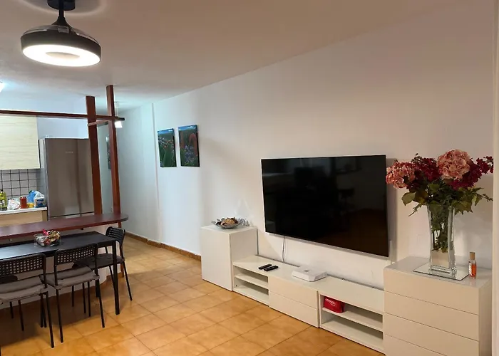 Cristianos, Walking To Beach, High Speed Wifi לוס כריסטיאנוס