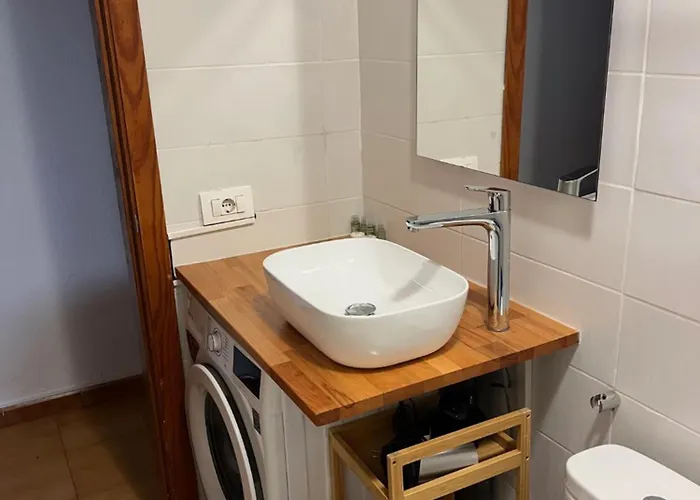 Cristianos, Walking To Beach, High Speed Wifi דירה לוס כריסטיאנוס